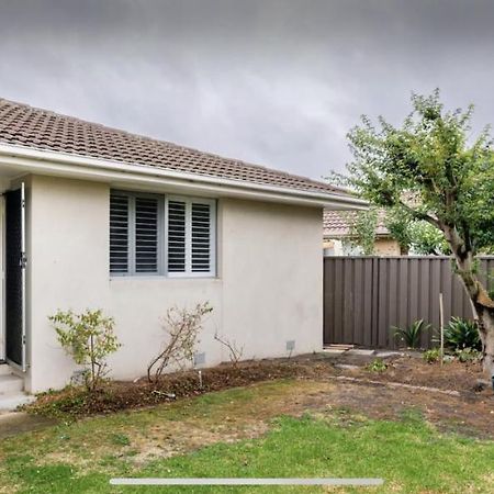 Guest Ensuite 7 Minutes From Airport Melburne Exterior foto