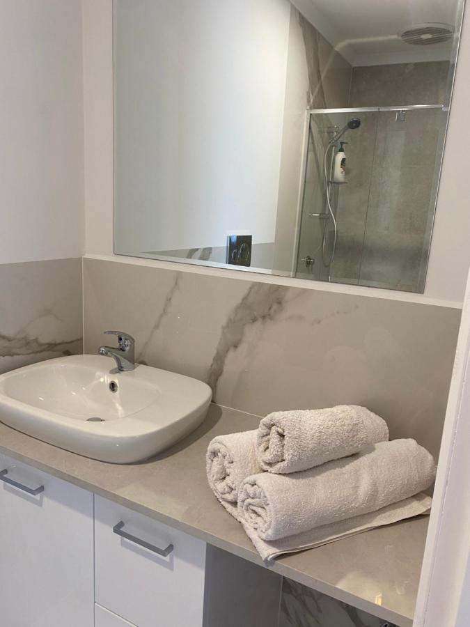 Guest Ensuite 7 Minutes From Airport Melburne Exterior foto
