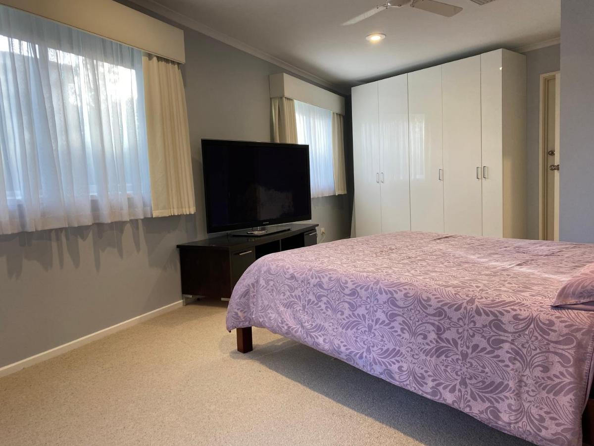 Guest Ensuite 7 Minutes From Airport Melburne Exterior foto